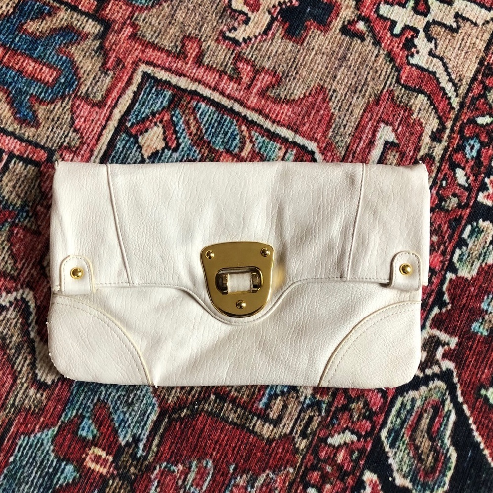 White and Gold Clutch - Picture 2 of 9